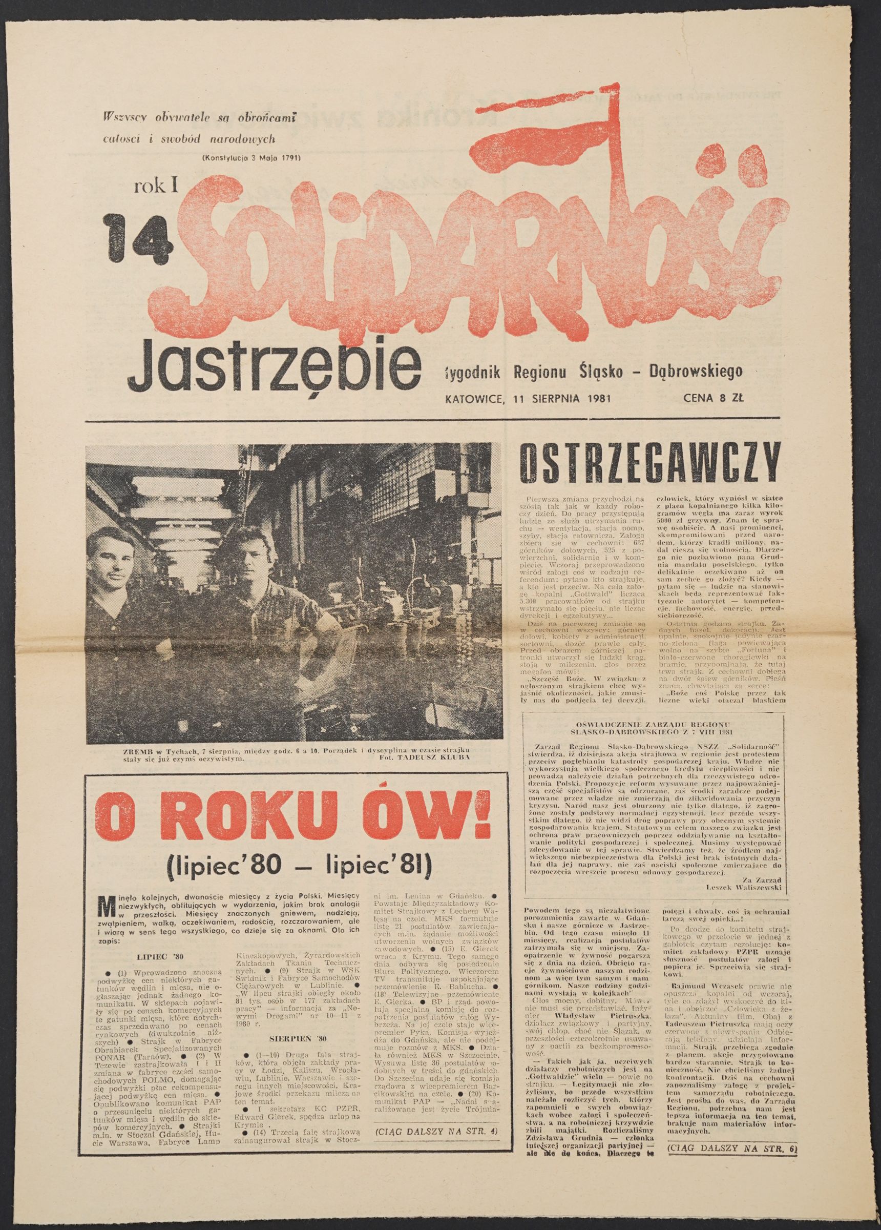 Pierwsza strona tygodnika „Solidarność Jastrzębie” nr 14 z 11 sierpnia 1981 r. Tytuł „Ostrzegawczy” i fotografia dwóch robotników w hali.
